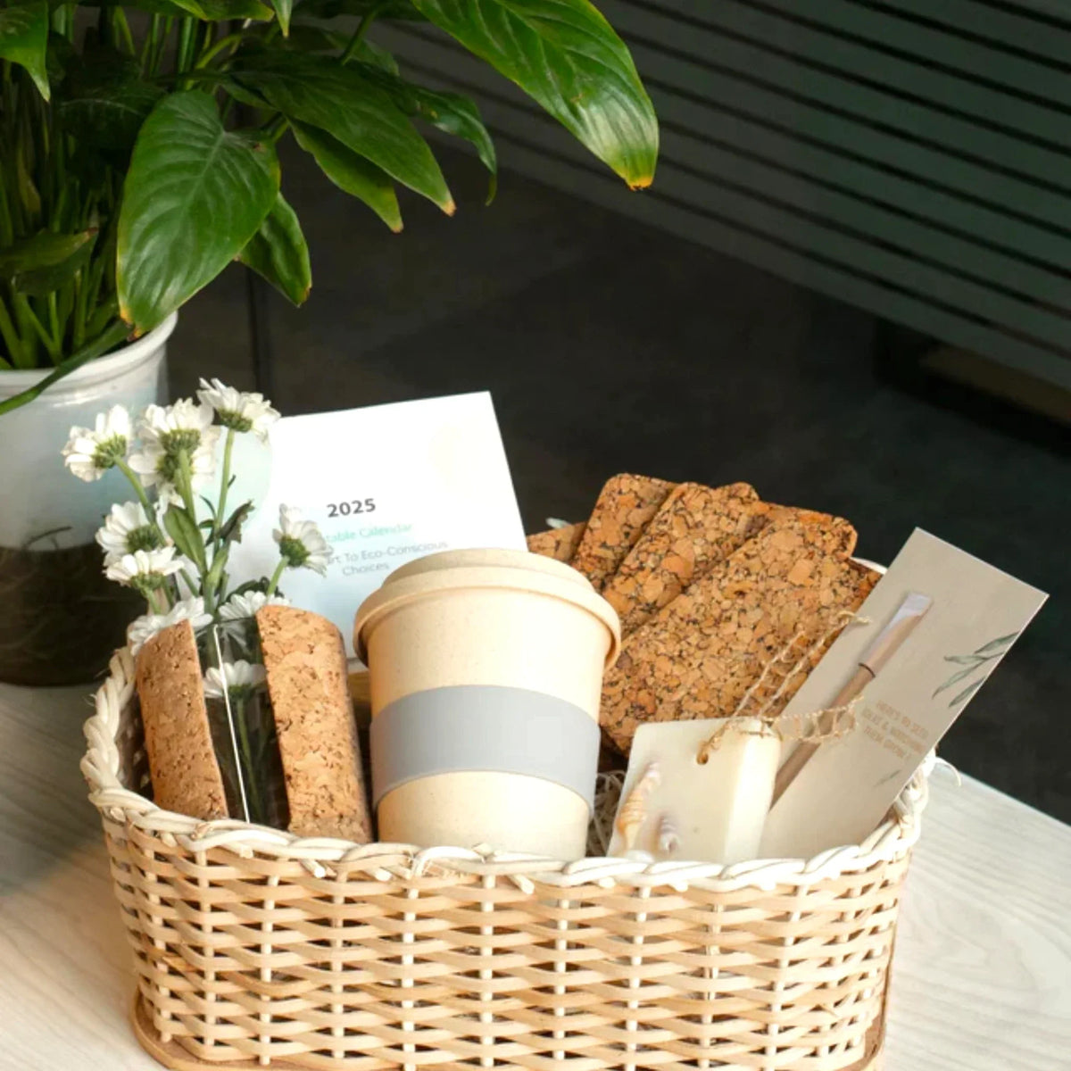 Corporate Gift Boxes: Curated Collections for Maximum Impact